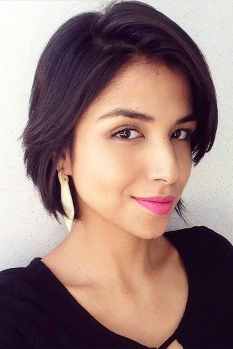 Short Bob Haircuts with Natural Brown Colors Picture 2