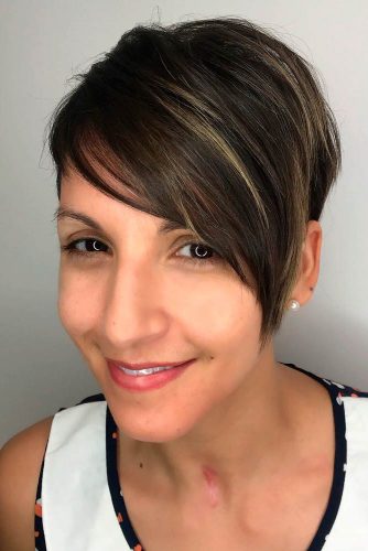 Short Brown Hair With Blonde Highlights #darkbrownhair #blondehighlights 