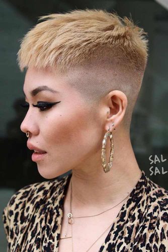 Short Layered Pixie With Fade #shorthaircuts#shorthairstyles #pixiecut