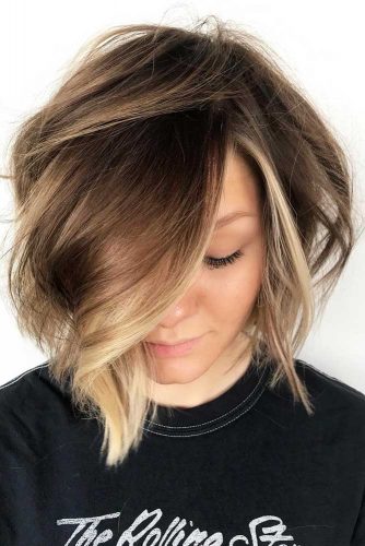 Short Stacked Bob Hairstyles #shortbobhairstyles #bobhairstyles #hairstyles #haircuts #blondehighlights