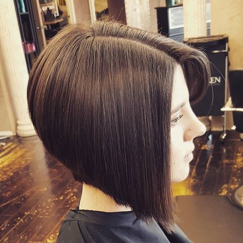 Side-Parted Angled Bob Straight Hairstyle