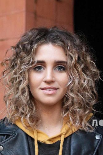 Stunning Curly Shag #shaghairstyles #shaghaircuts #mediumlength #hairstyles #curlyhair