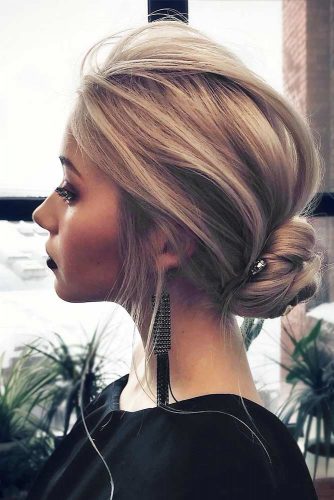 Stunning Medium Hair Updos For Romantic Mood Picture 3