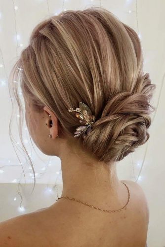 Stunning Medium Hair Updos For Romantic Mood Picture 6