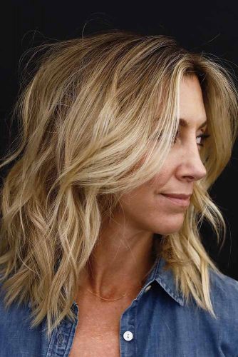 Tasteful Medium Blonde Shag Haircut #shaghairstyles #shaghaircuts #mediumlength #hairstyles #blondehair