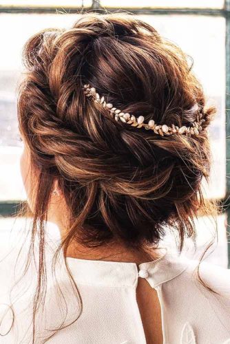 Try These Updos to Look Pretty picture 3