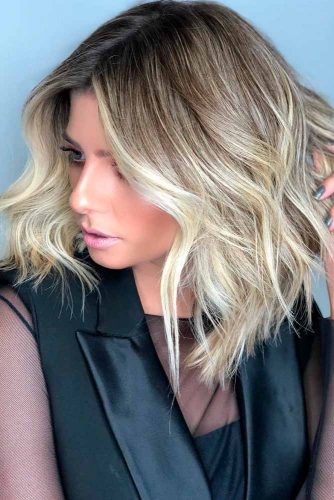 Wavy Ash Blonde Bob #blondehairstyles #highlights #balayage