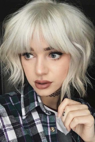 Wavy Bob For Blonde Girls With Bangs #shorthairstyles #hairstyles #wavyhair #bobhaircut #icyblondehair