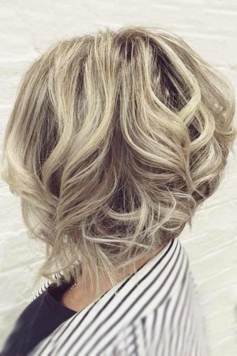 Wavy Medium Length Inverted Bob picture1