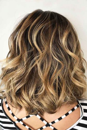 Wavy Shoulder Length Layered Haircut picture2