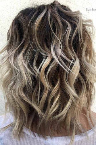 Wavy Shoulder Length Layered Haircuts #shoulderlengthhair #layeredhaircuts #mediumhair #haircuts