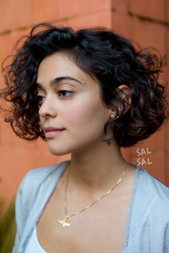 Wavy Stacked Bob #wavybob #curlyhairstyles