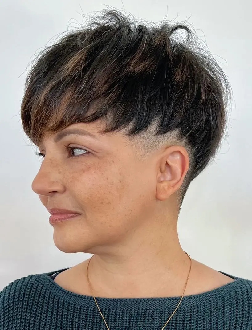 mushroom-cut-with-shaved-undercut-and-textured-layers