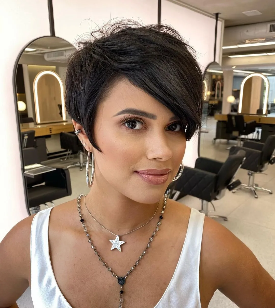 long-pixie-with-textured-layers-and-thick-side-bangs