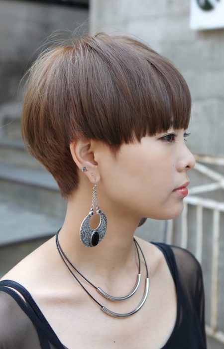 Mushroom-Cut-Hairstyle-for-Women