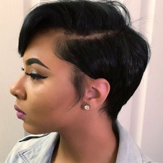 Side-Parted-Pixie-Hairstyle-for-Women