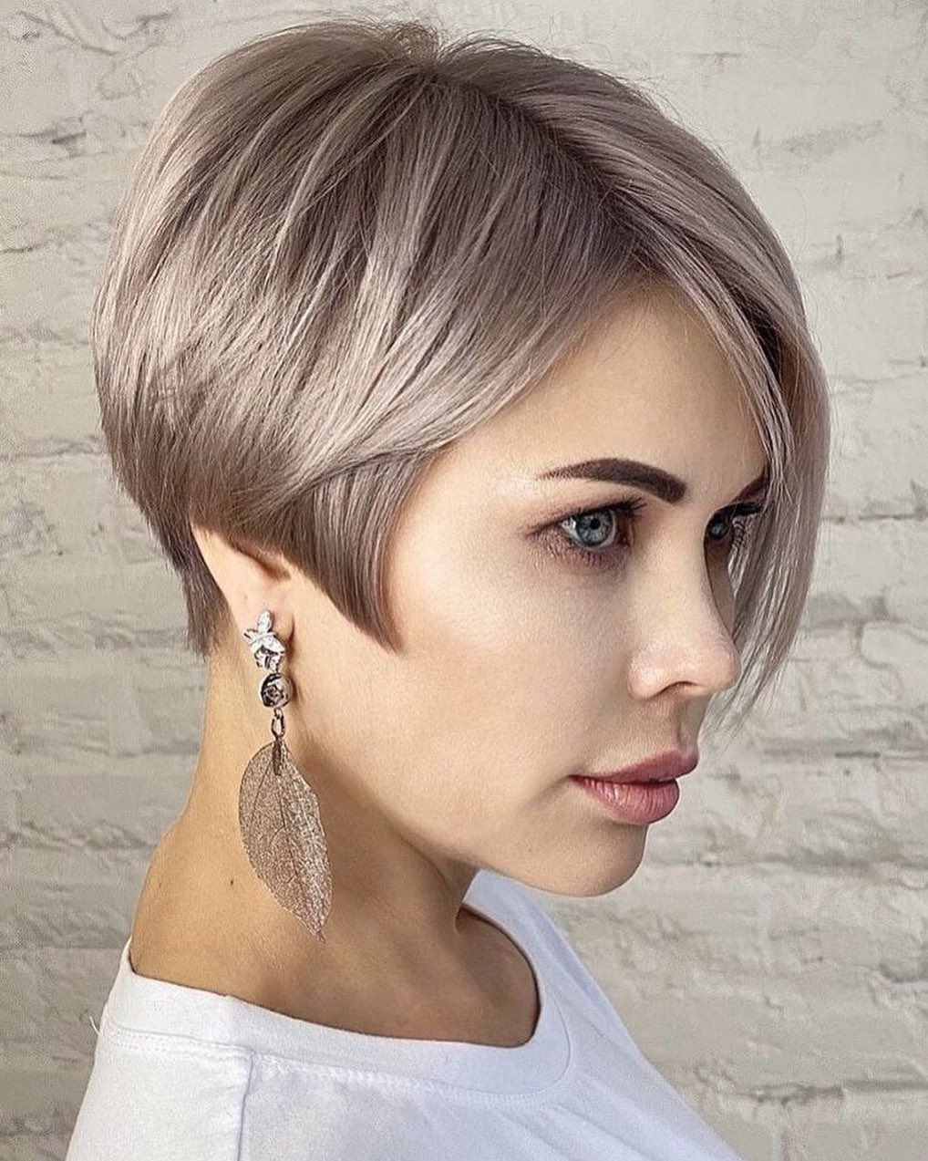Cute Short Haircuts for Thick Hair - Women Short Hairstyle Trends