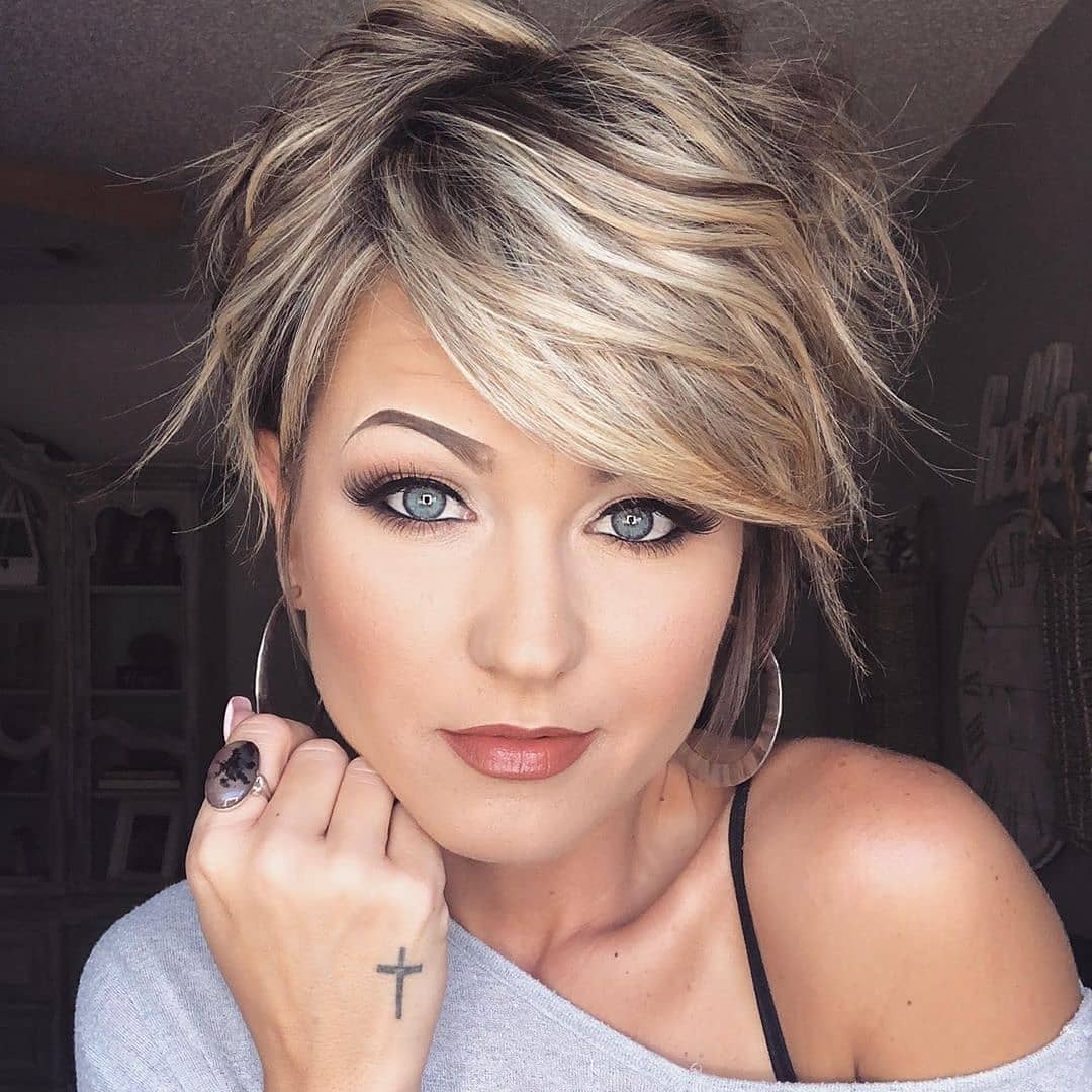 Simple Short Hairstyles for Straight Hair - Female Short Haircut Idea