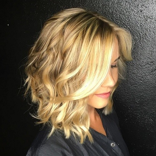 Wavy-Bob-Hairstyles-–-Short-Medium-and-Long-Wavy-Bobs-for-2022