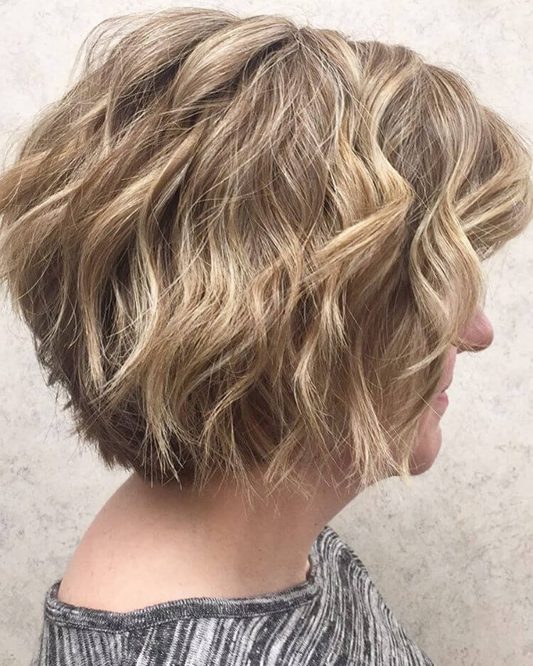 Natural Short Graduated Bob Cut