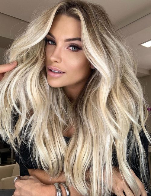 39 Inspirational Blonde Highlights Ideas for Effortlessly Chic Looks