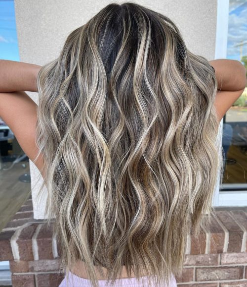 39 Inspirational Blonde Highlights Ideas for Effortlessly Chic Looks