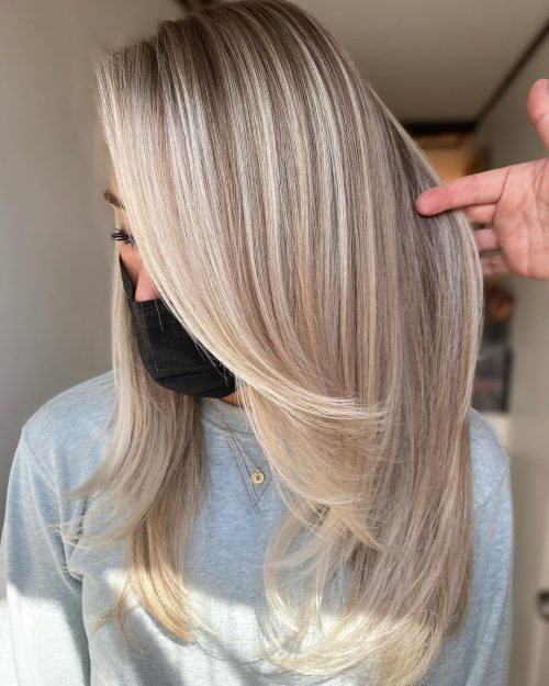 39 Inspirational Blonde Highlights Ideas for Effortlessly Chic Looks