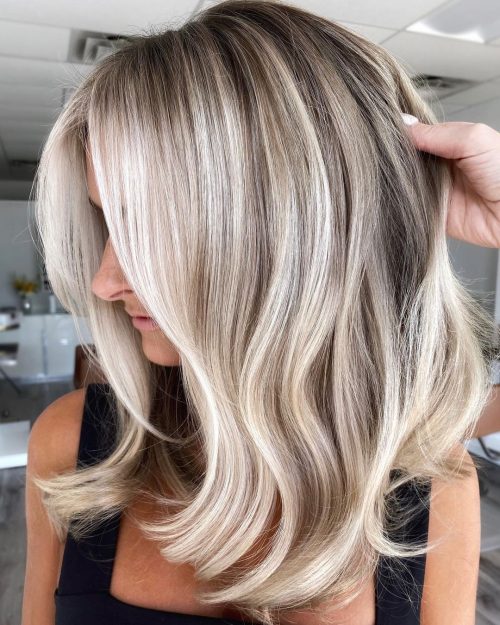 39 Inspirational Blonde Highlights Ideas for Effortlessly Chic Looks