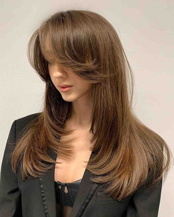 46 Cute and Effortless Long Layered Haircuts with Bangs