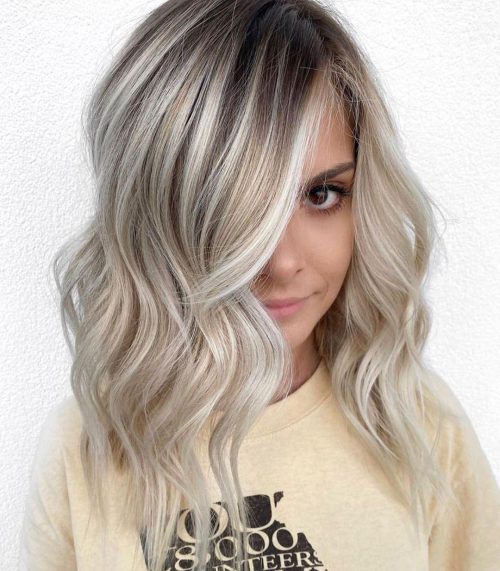 39 Inspirational Blonde Highlights Ideas for Effortlessly Chic Looks