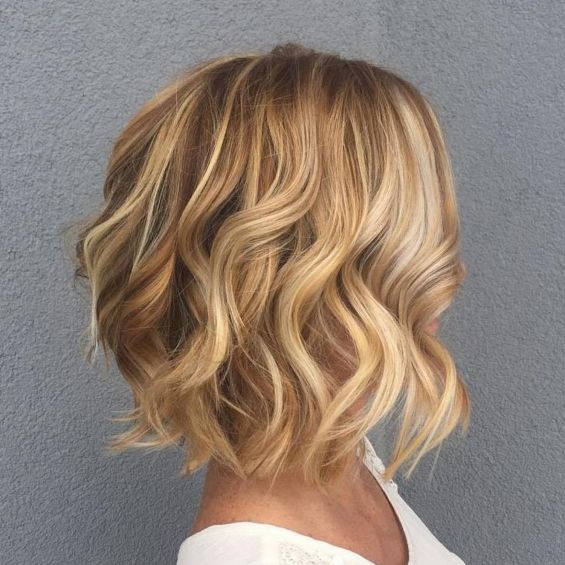 Caramel Wavy Bob With Blonde Highlights