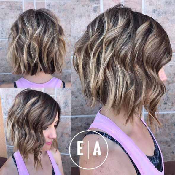 Chocolate Wavy Bob With Blonde Highlights