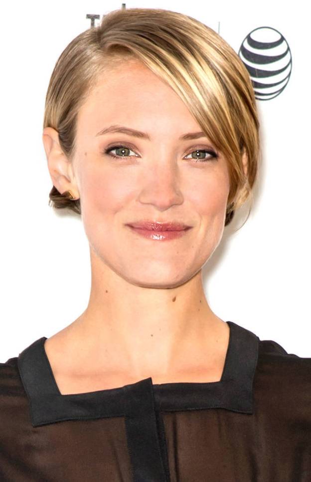 extra-short blonde hairstyle