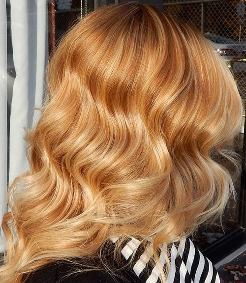 light copper wavy hairstyle