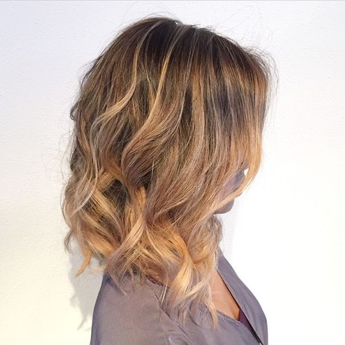 long wavy bob with highlights