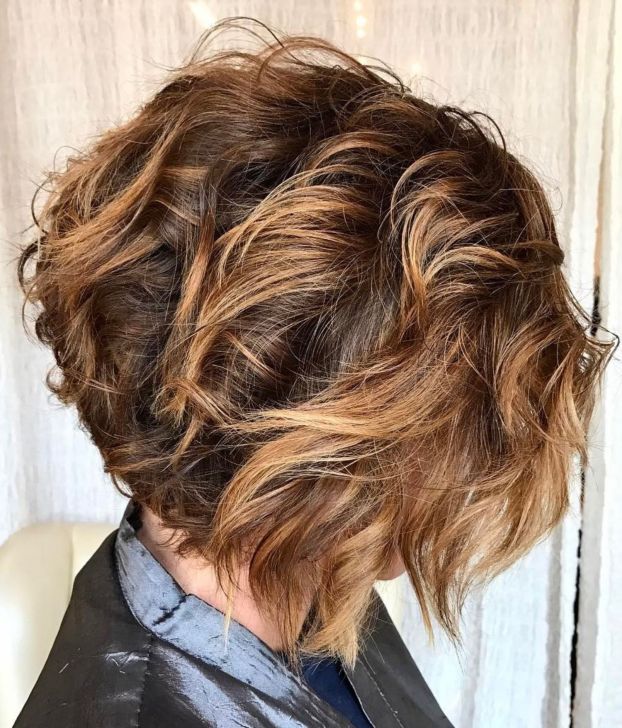 Messy Bob with Highlighted Layers