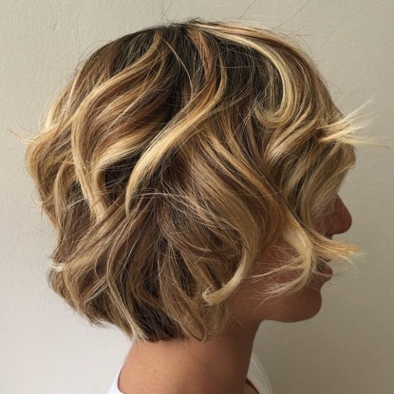 Short Curly Bronde Hairstyle