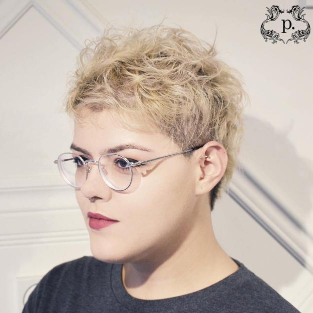 Short Messy Blonde Hairstyle For Women