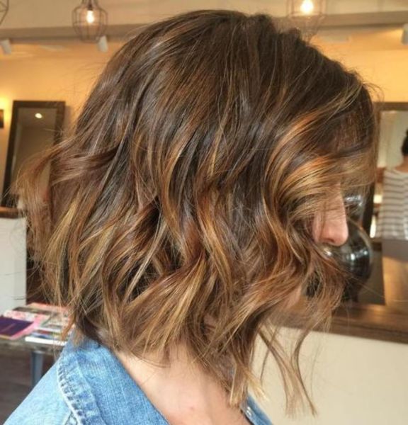 tousled wavy long bob with highlights