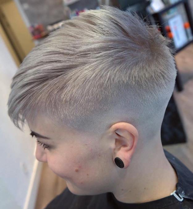 Women's Short Ash Blonde Undercut