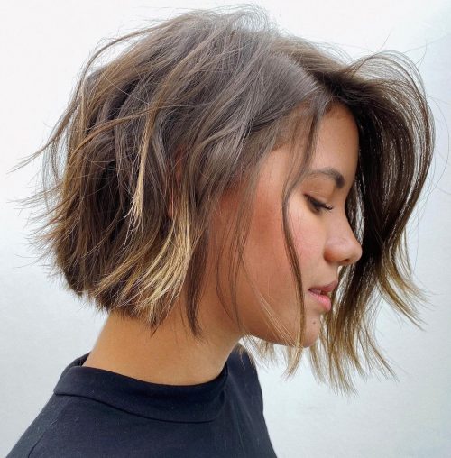 29 Stylish Chin-Length Haircuts for Women in 2025