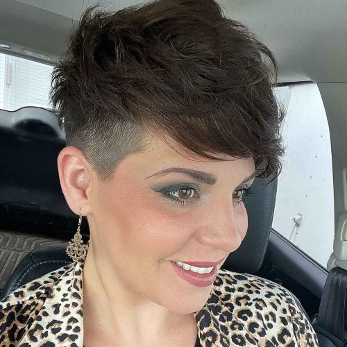 16 Best Short Hairstyles For Women Over 40 In 2023