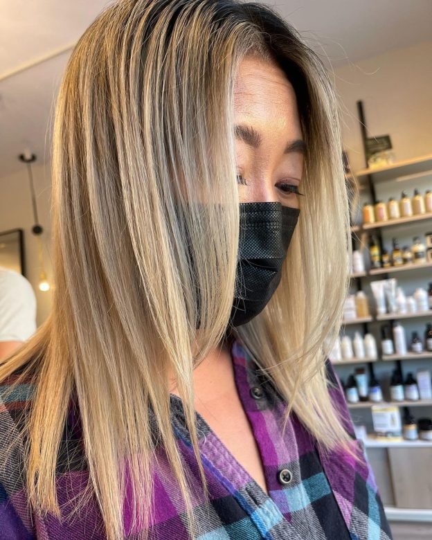 Blonde Hair with Dark Roots: 30+ Stunning Styles