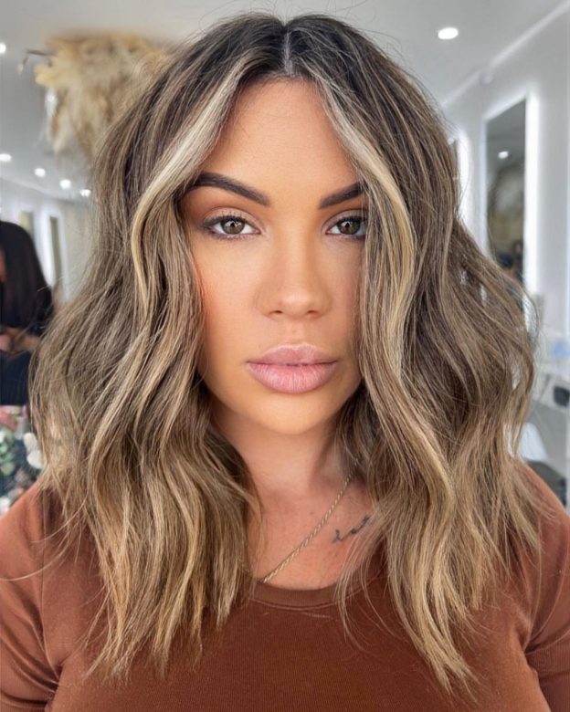 Blonde Hair with Dark Roots: 30+ Stunning Styles
