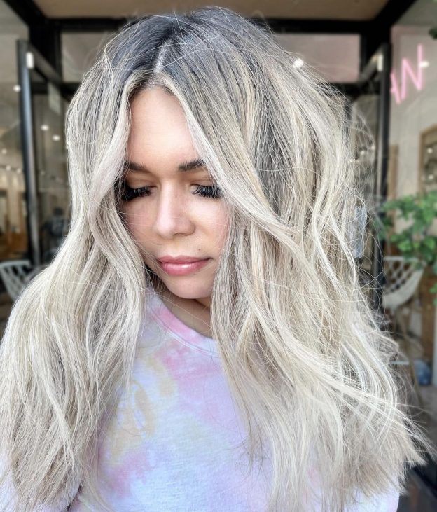 Blonde Hair with Dark Roots: 30+ Stunning Styles