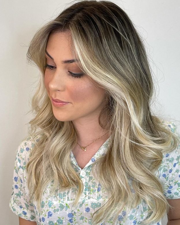 Blonde Hair with Dark Roots: 30+ Stunning Styles