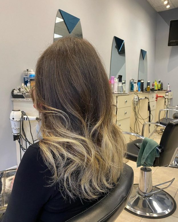 Blonde Hair with Dark Roots: 30+ Stunning Styles