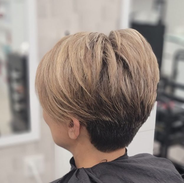 30+ Blonde Hair with Dark Roots