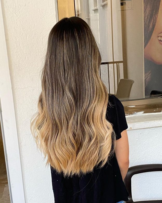 Blonde Hair with Dark Roots: 30+ Stunning Styles