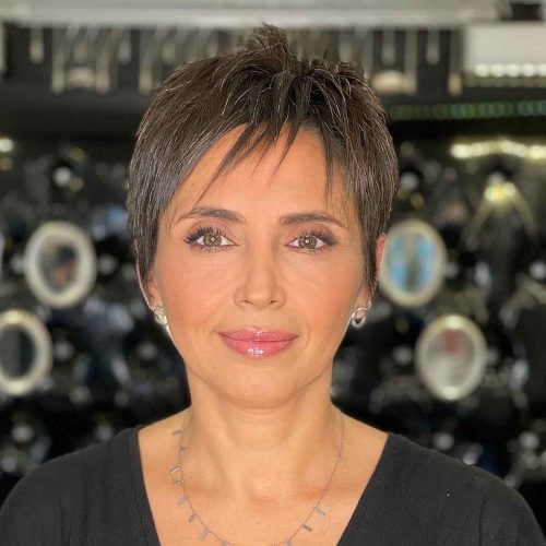16 Best Short Hairstyles For Women Over 40 In 2023
